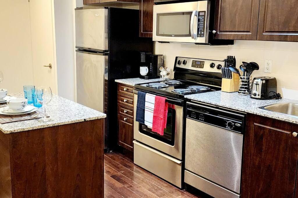 Lakeview Condo In Downtown With Free Parking. Toronto Eksteriør billede
