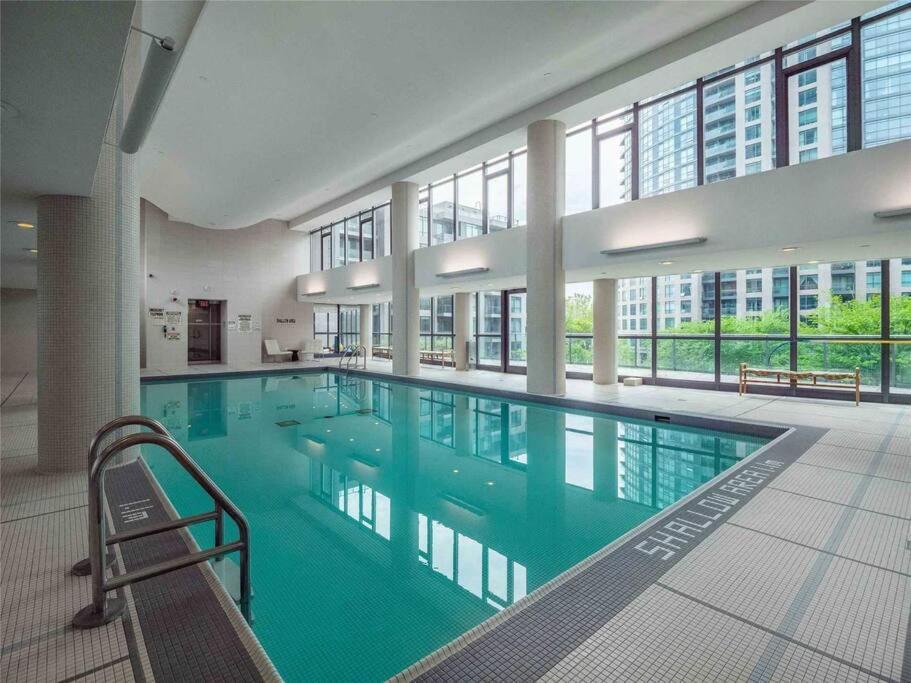 Lakeview Condo In Downtown With Free Parking. Toronto Eksteriør billede