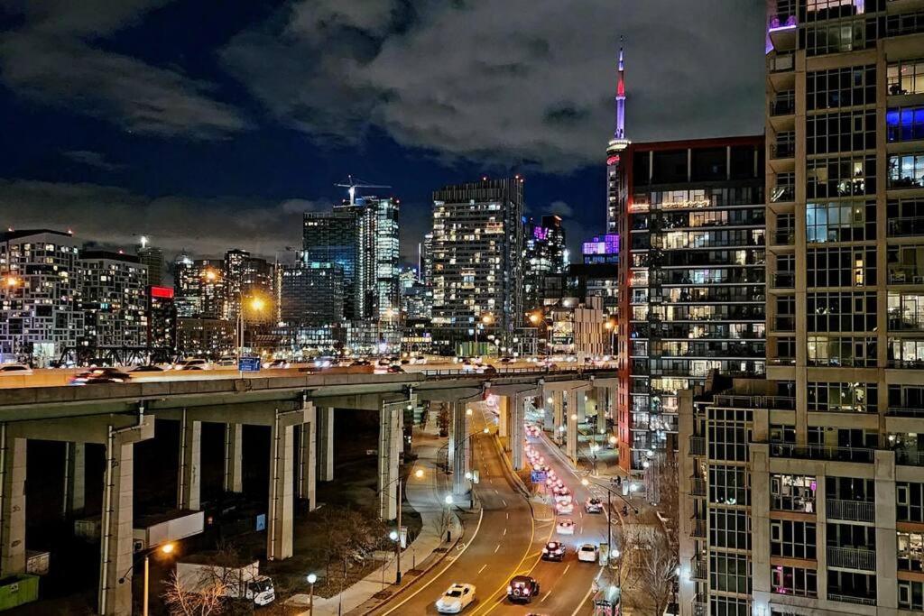 Lakeview Condo In Downtown With Free Parking. Toronto Eksteriør billede